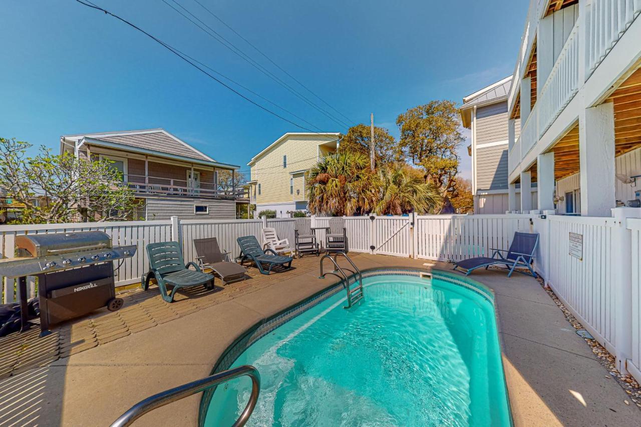 Sun Sprinkles Villa Kure Beach Exterior photo