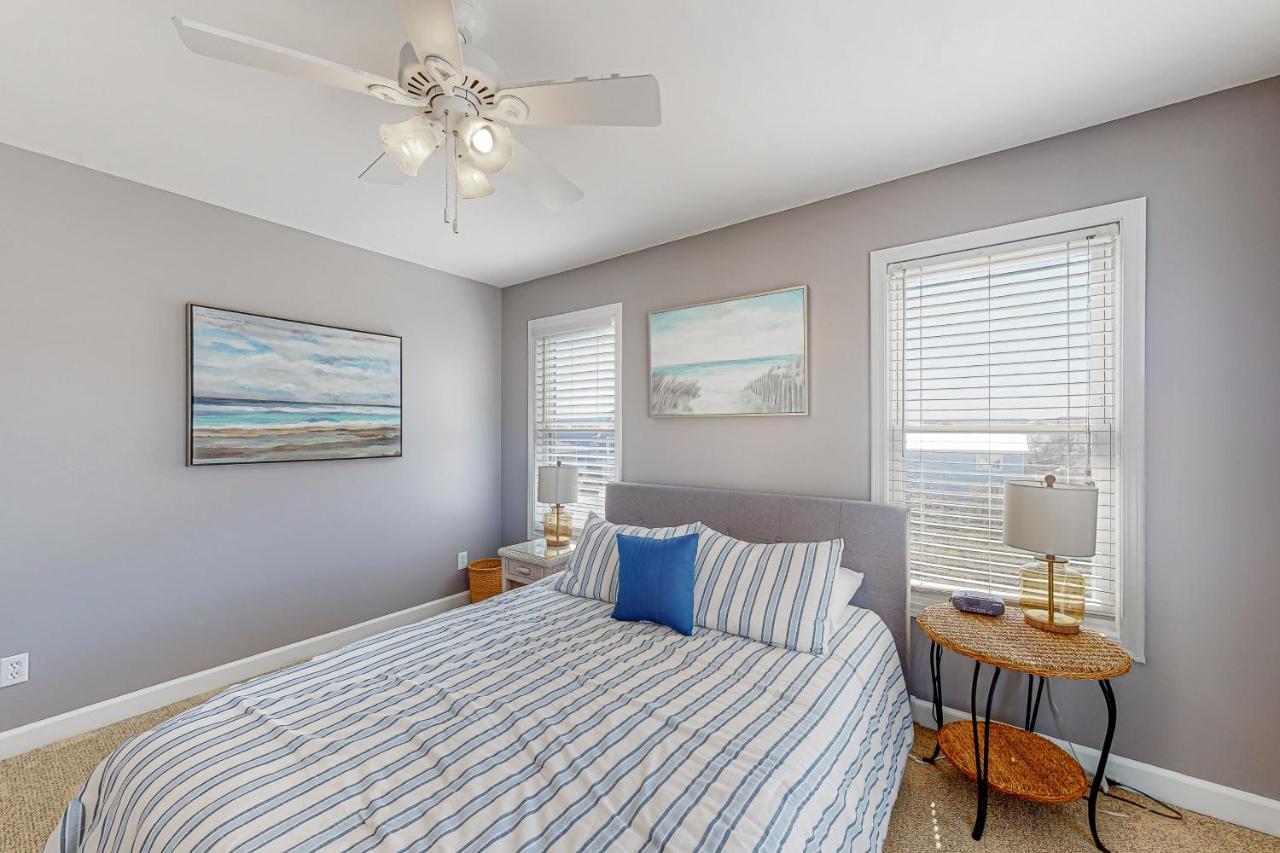 Sun Sprinkles Villa Kure Beach Exterior photo