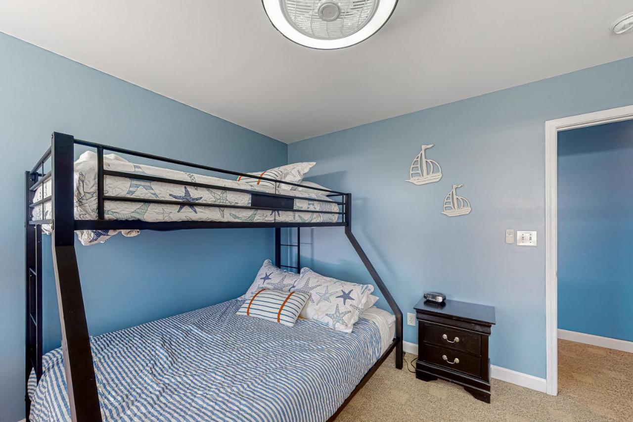 Sun Sprinkles Villa Kure Beach Exterior photo